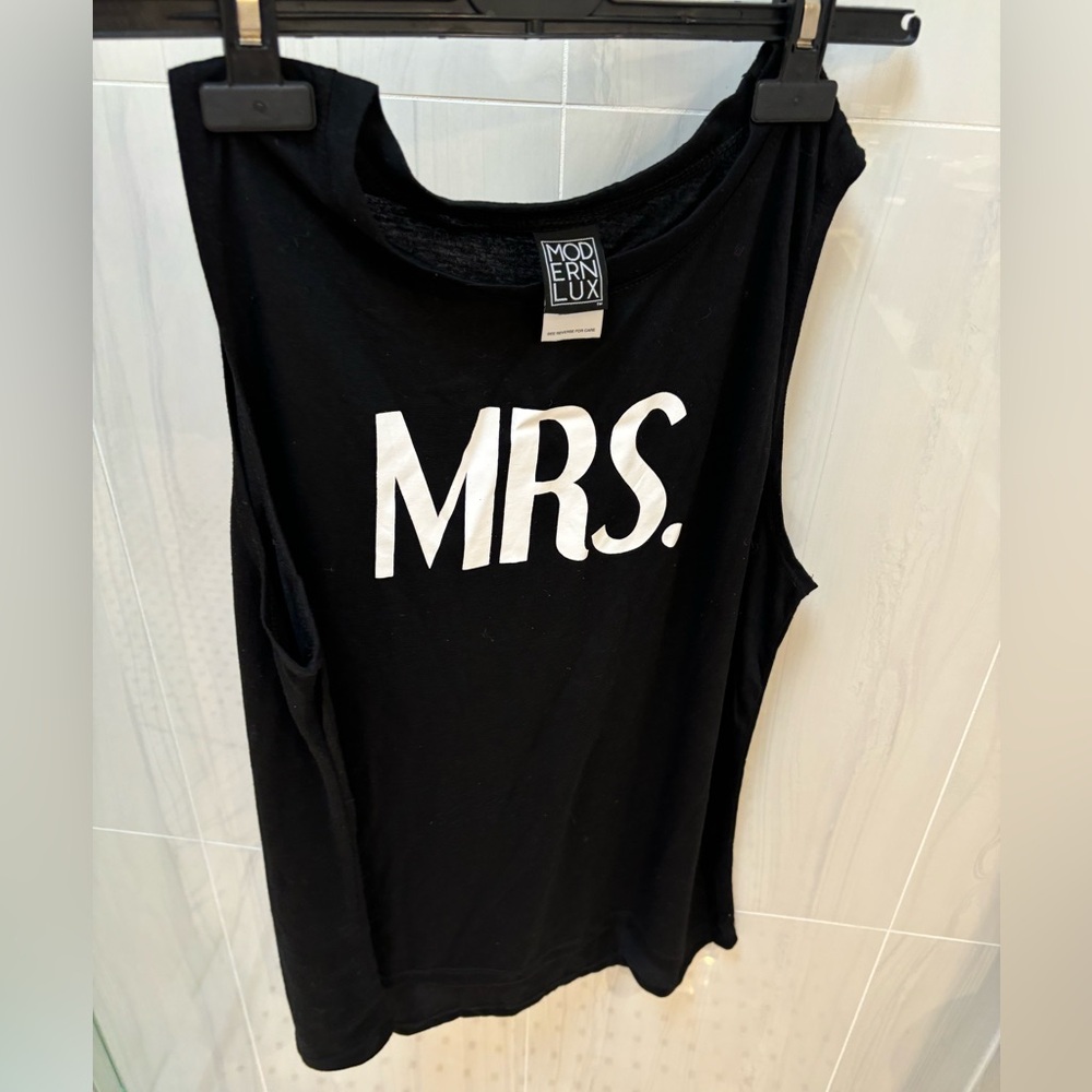 MRS. Sleeveless top